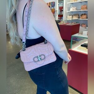 SALVATORE FERRAGAMO GANCINI FLAP CHAIN SHOULDER BAG PINK